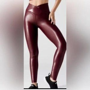 EUC Carbon38 Takara Shine Crossover Leggings, Wine - Large